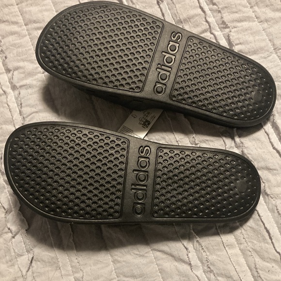 Adidas Slides Brand New - Picture 3 of 3